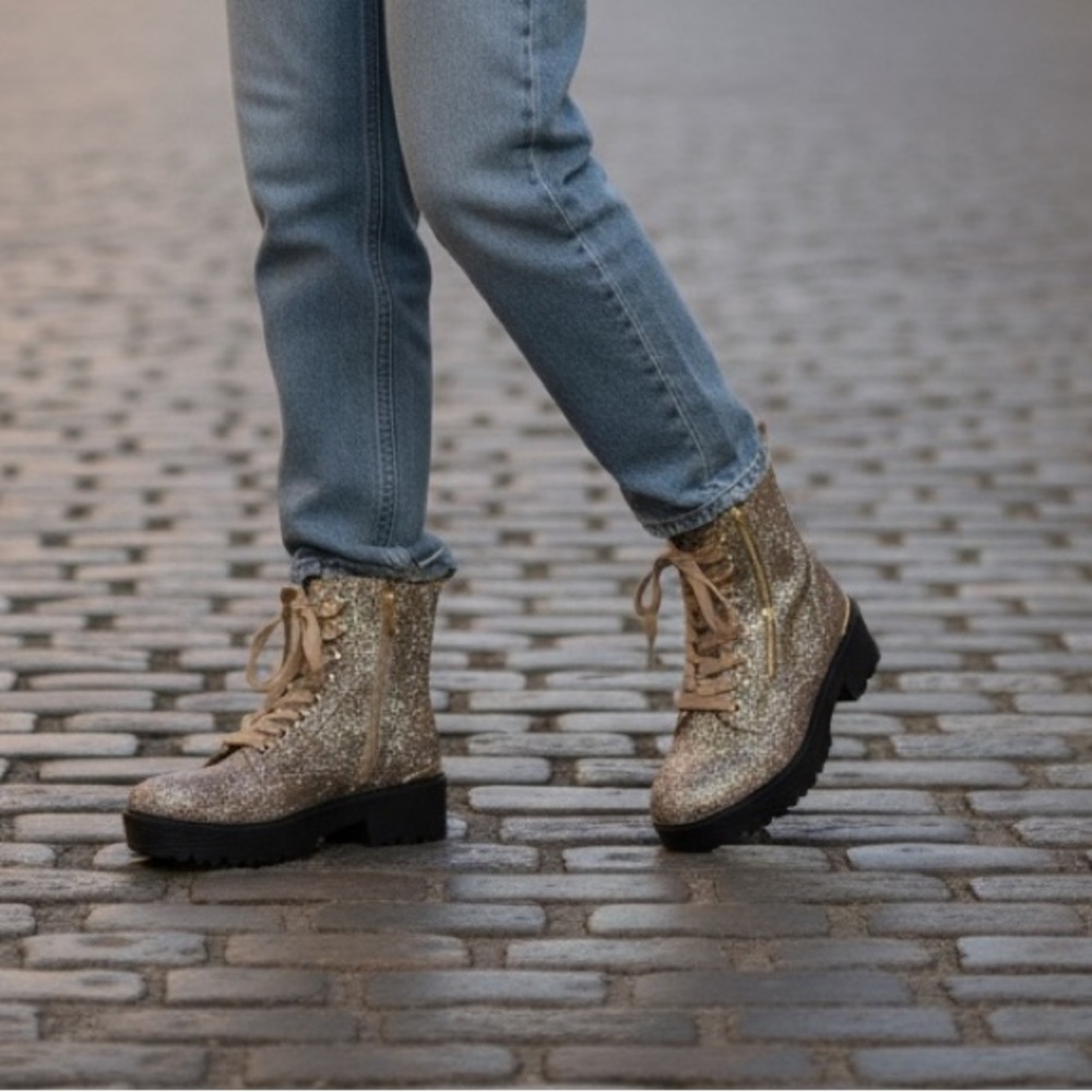 Guess Fearne Lug Sole Glitter Gold combat Boots. Size 9 1/2. - NWOT - Picture 2 of 16